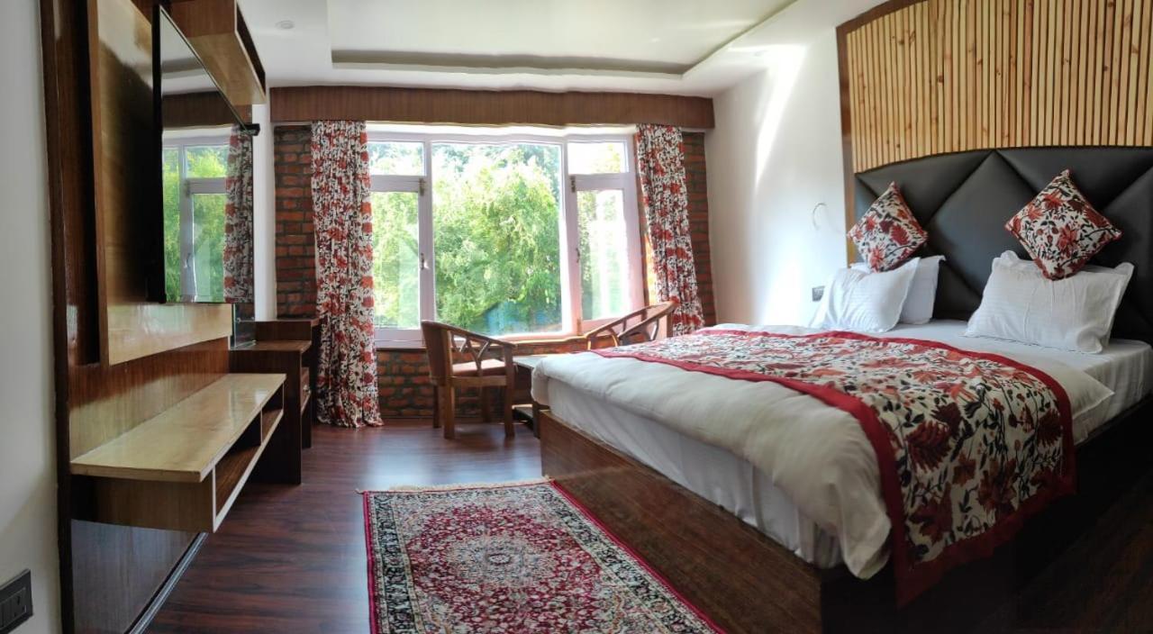 Hotel Lidder Palace Pahalgām 외부 사진