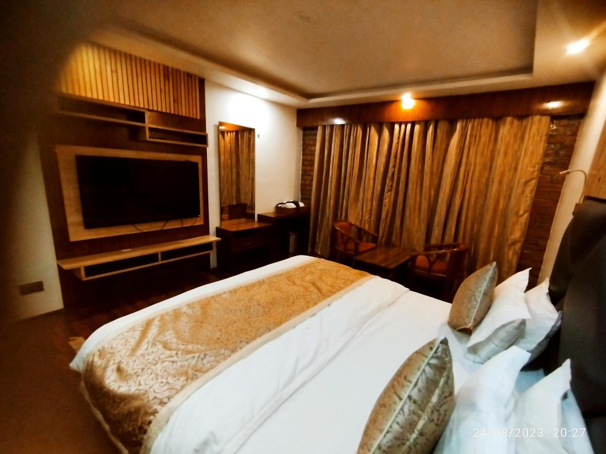 Hotel Lidder Palace Pahalgām 외부 사진